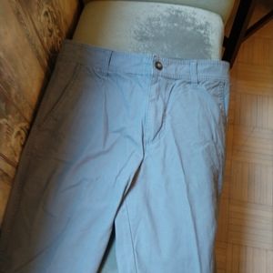 Men's Gray Chino khaki shorts. Like new. Size 30